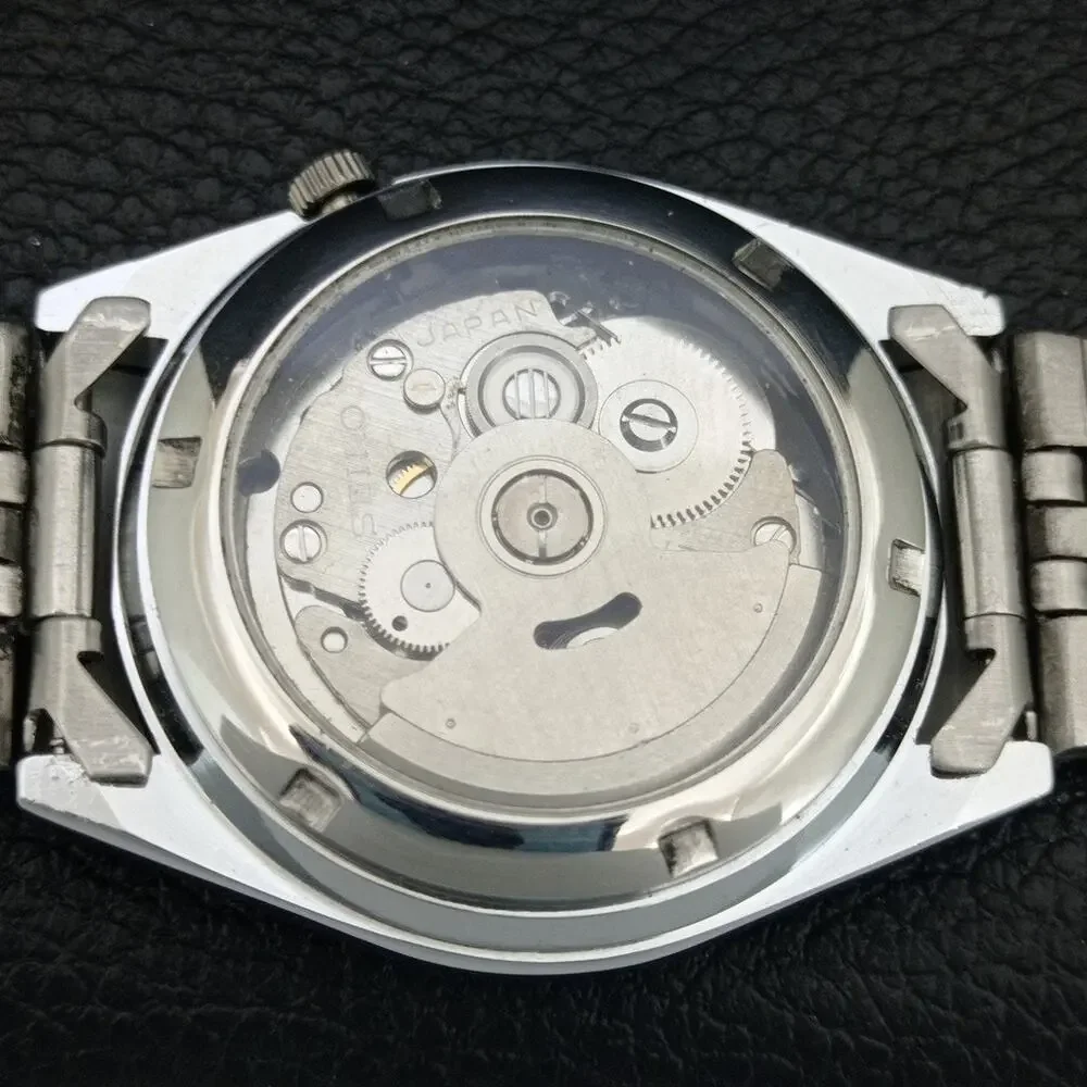 Vintage 1977 Seiko Automatic Mens Silver Watch W/daydate & Gold accents